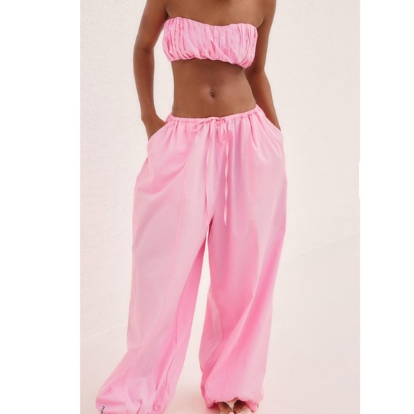Anthropologie Pink Wide-Leg cargo pant with Elastic Waistband - Picture 1 of 10